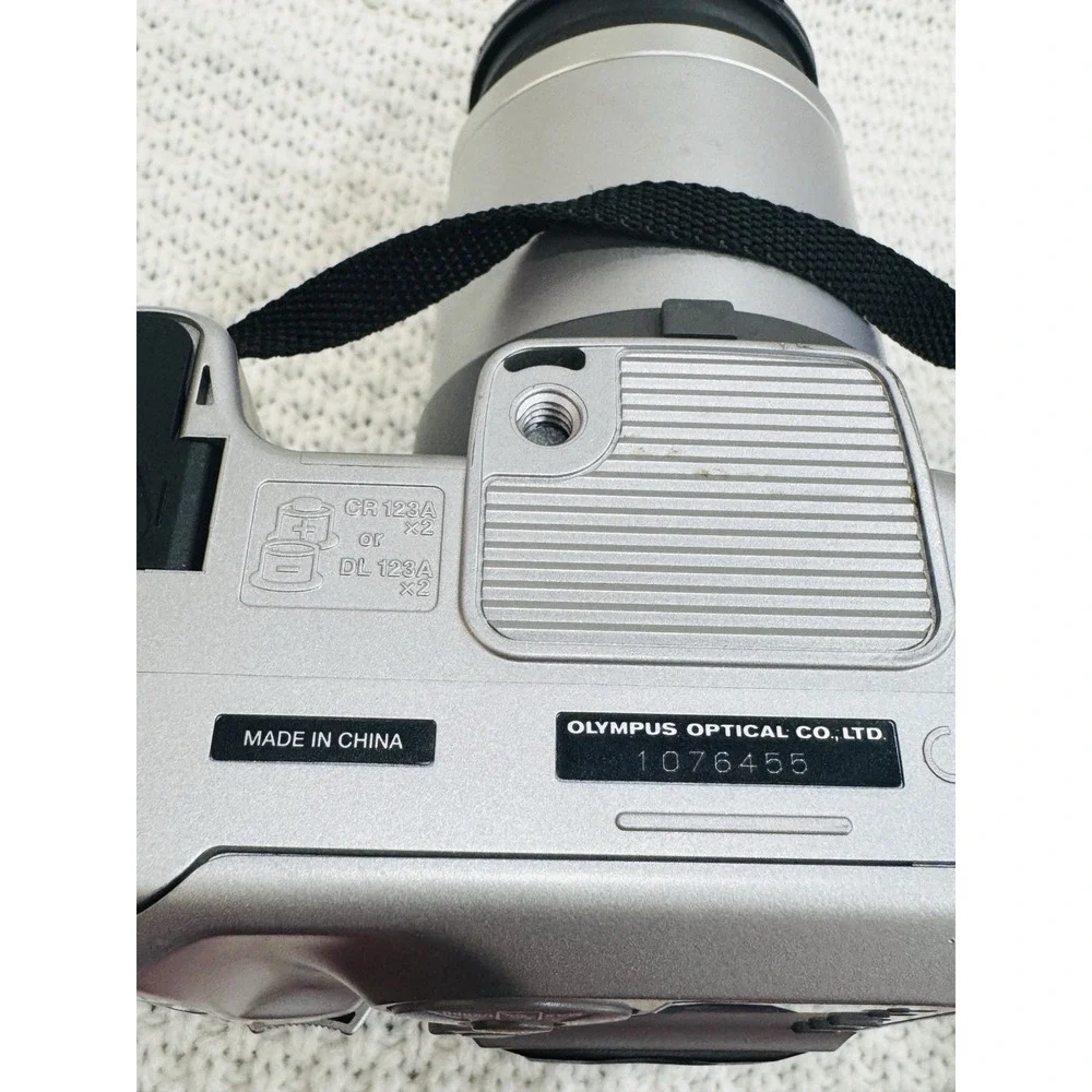 Olympus IS-50 35mm Film Camera 28-120mm 4X ED Lens Tested Working No Film